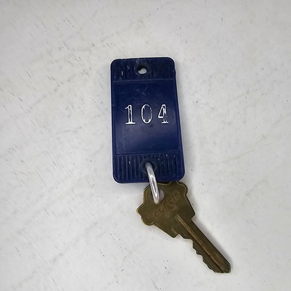 Vintage Interstate Inn Hotel Key Fob Springfield Missouri Room 104 - Picture 3 of 5